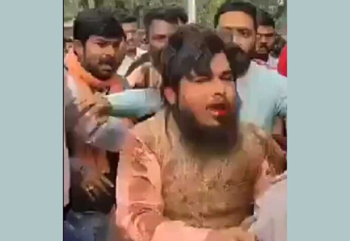 imam-beaten-by-extreemist-hindutwa-mob