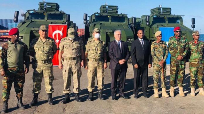 turkey-and-somali-armypersons