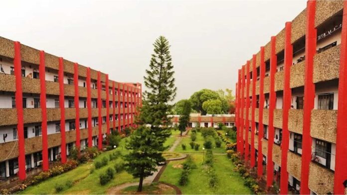 hossain-sohid-sohrawardi-hall,-rajsahi-university