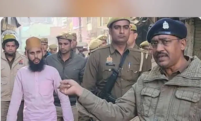 উত্তর প্রদেশে লাউডস্পিকারে আযান দেওয়ায় ইমামকে দুই লক্ষ রুপি জরিমানা