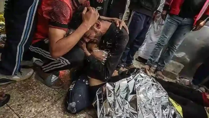 বর্বর ইসরায়েলি গণহত্যায় নিহতের ৬৫ শতাংশই নারী-শিশু ও বৃদ্ধ-1 copy