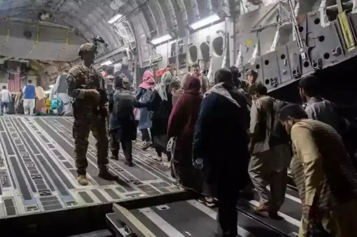 Afghanistan-refugees-in-the-US-880x584-min copy