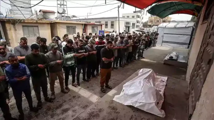 গাজায় খাবার-পানির অভাবে শিশুর মৃত্যু, অবরোধে মানবিক বিপর্যয় চরমে-2 copy