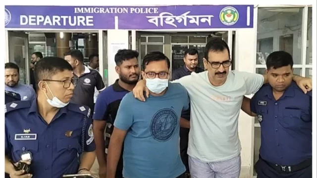 ভারতে পালানোর সময় আটক আওয়ামী লীগ নেতা