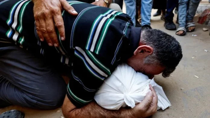 গাজায় নিহত আরও ৫১, মানবিক সহায়তা নিতে গিয়ে প্রাণ গেল ২৪ জনের-1