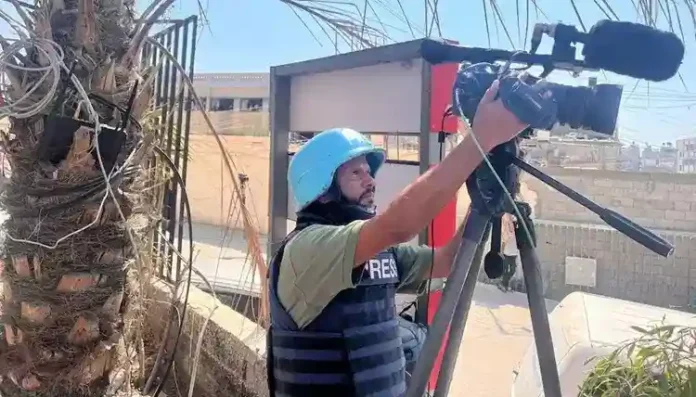 গাজায় লাইভ সম্প্রচারের সময় ইসরায়েলি হামলায় নিহত রয়টার্স সাংবাদিক-1 copy