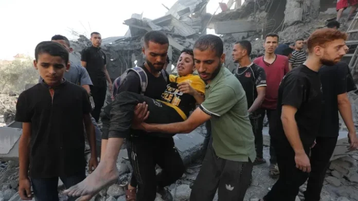 গাজায় ইসরায়েলি গণহত্যা একই পরিবারের ১৪ জনসহ ৬৫ ফিলিস্তিনি নিহত-1