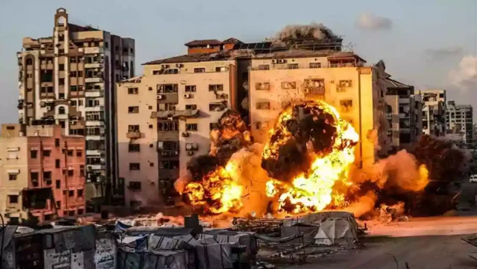 গাজায় ধ্বংসযজ্ঞ বাড়িয়েছে বর্বর ইসরায়েল, বহু ভবন ধ্বংসসহ নিহত ৬৫-1 copy