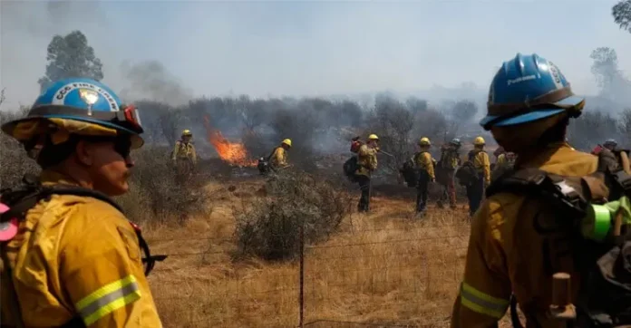 যুক্তরাষ্ট্রের ক্যালিফোর্নিয়ায় ভয়াবহ দাবানল-1 copy