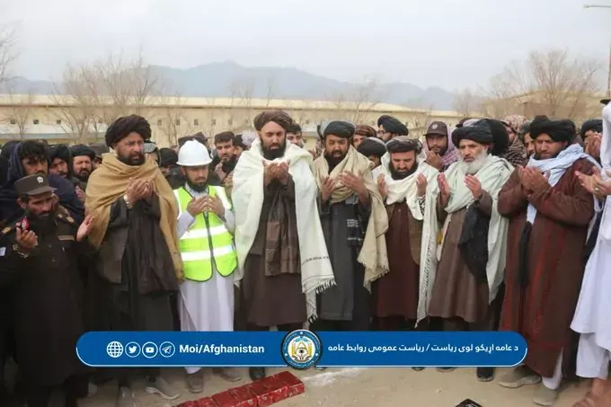 G8MQgn-Hag-AAUz-SK-min copy