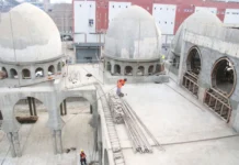 জালালাবাদের ঐতিহাসিক সাদা মসজিদের অসমাপ্ত নির্মাণকাজ শুরু করেছে ইমারাতে ইসলামিয়া