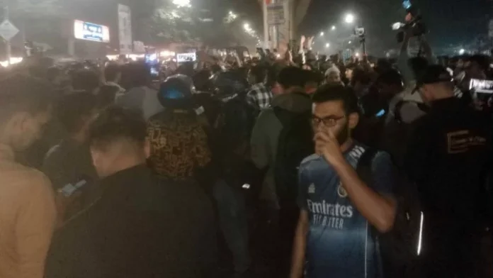 হাদির মৃত্যুতে উত্তাল ঢাকা