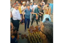 জামালপুরে আ.লীগ নেতার পরিত্যক্ত গোডাউনে থেকে টিসিবির প্রায় সাড়ে ১৪ শত লিটার ভোজ্য তেল উদ্ধার