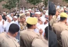উত্তরপ্রদেশে ঐতিহ্যবাহী ঈদগাহে ঈদের নামাজ আদায়কালে হিন্দুত্ববাদী পুলিশের বাধা ও মুসল্লিকে কবর দেওয়ার হুমকি