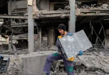 গাজায় বর্বর ইসরায়েলি বিমান হামলায় ৩ জন ফিলিস্তিনি শহীদ