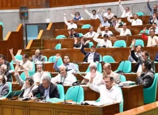 সংসদে সমকামীবান্ধব শ্রম আইন পাশ, বিরোধিতা করেনি বিরোধীদল