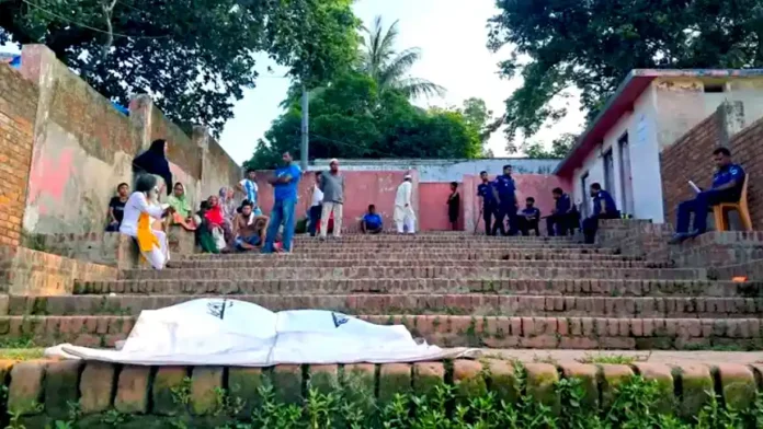 খান জাহান আলী মাজারে