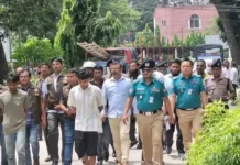 বাড়ির ছাদে ইয়াবা সেবনে বাধা দেওয়ায় রংপুরের অবসরপ্রাপ্ত শিক্ষক তার স্ত্রী ও দুই সন্তানকে একে একে হত্যা করে মুগ্ধ দাস ও সিদ্ধার্থ দাস