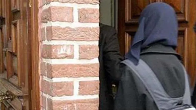 hijab-burqa-muslim-girl-muslim-student-education-hijab-girl copy