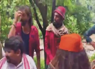 কাশ্মীরে মুসলিম ঘোড়সওয়ারকে ‘ভারত মাতা কি জয়’ বলতে চাপ ও হেনস্তা করেছে উগ্র হিন্দুত্ববাদী তীর্থযাত্রীরা