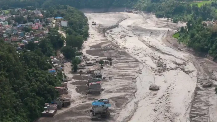 নেপালে ভয়াবহ আকস্মিক বন্যায় মৃতের সংখ্যা বেড়ে ১১২৭, নিখোঁজ প্রায় ৪৯০০ copy